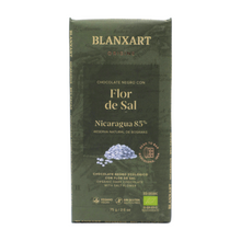 Laden Sie das Bild in den Galerie-Viewer, Blanxart dunkle Schokolade mit Fleur de Sel 
