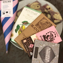 Laden Sie das Bild in den Galerie-Viewer, Xocolat Premium-Schokoladen Abonnement mit 6 Genussboxen
